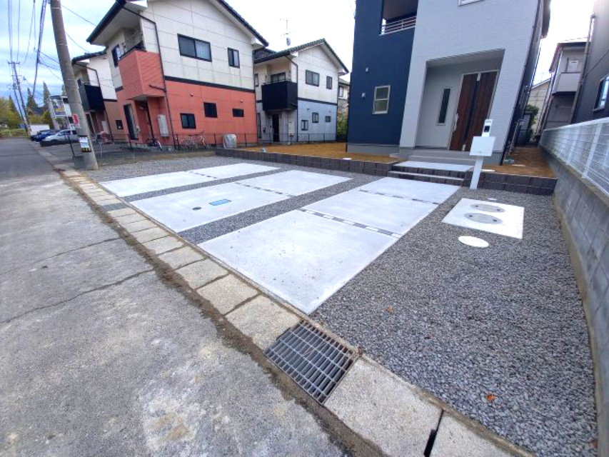 【いわき市常磐関船町1期／限定1棟】◆選べる豪華家電キャンペーン実施中♪◆ の前面道路含む現地写真|◆外観の写真です◆　
過ごす時間が長いからこそ家族との繋がりが感じられるお家！　にぎやかな声で日々の会話も弾む楽しい空間となります。家に帰宅するのがより一層楽しみになりますね♪