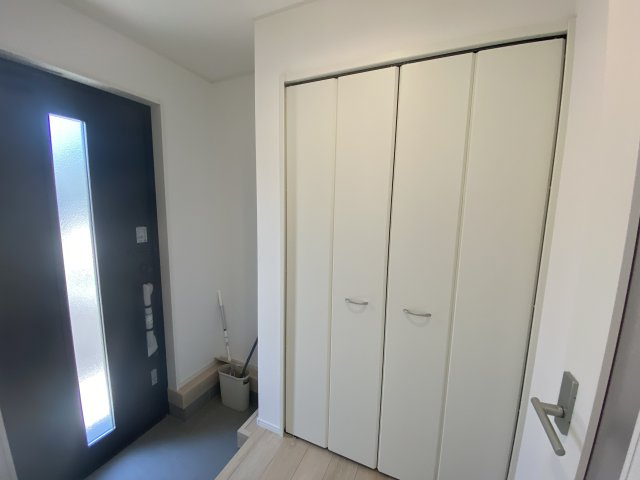 【いわき市内郷小島町第2】　新築戸建　2号棟　※必ずもらえる選べるキャンペーン実施中！の玄関|同施工　■□■玄関の写真です■□■　
シューズボックスは収納力たっぷりで、整理整頓も楽ちんですね。