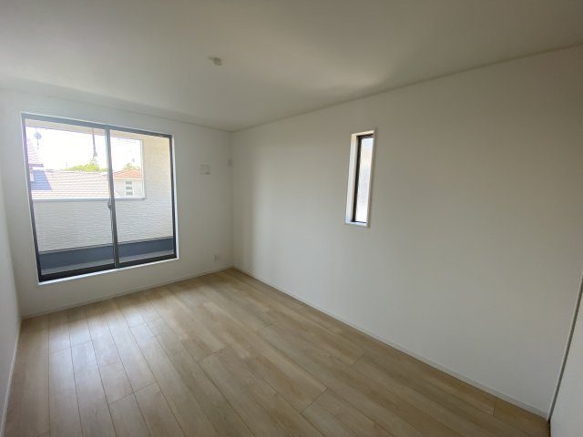 【いわき市内郷小島町第2】　新築戸建　2号棟　※必ずもらえる選べるキャンペーン実施中！の洋室|同施工　■□■居室の写真です■□■　
使い勝手の良い間取りなので、ご家族の状況の変化にも耐えられますね。