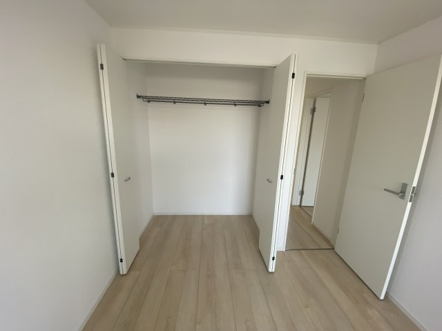 【いわき市内郷小島町第2】　新築戸建　2号棟　※必ずもらえる選べるキャンペーン実施中！の収納|同施工　◆収納スペースの写真です◆　十分な広さがあるので収納には困りませんね♪　お手持ちの衣類ケースなども置ける大空間で、寝室がスッキリ使えます。


