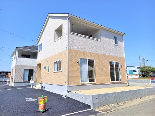 【いわき市小名浜南富岡　第1】　4号棟　※必ずもらえる選べるキャンペーン実施中！のその他|同施工◆外壁仕上げ材は窯業系サイディング。裏面に付着した汚れが、雨水によって流れ落ちやすい「防汚機能付きサイディング」を採用。外壁の美しさが長持ちします♪