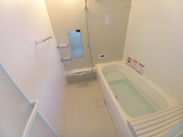 【いわき市平中山1期　2号棟】　ご成約特典として人気家電プレゼント中です！の浴室|◆ユニットバスの写真です◆　フルオート機能で、時間帯を気にせず、家族全員が暖かい湯船に浸かることができます。一日の疲れを癒してくれそうですね♪

