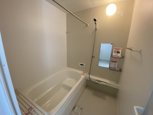 【いわき市平中山1期　2号棟】　ご成約特典として人気家電プレゼント中です！の浴室|◆ユニットバスの写真です◆　フルオート機能で、時間帯を気にせず、家族全員が暖かい湯船に浸かることができます。　一日の疲れを癒してくれそうですね♪