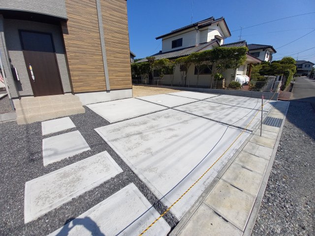 【いわき市平中山1期　2号棟】　ご成約特典として人気家電プレゼント中です！の前面道路含む現地写真|◆外観の写真です◆　
＼楽しみが広がる憧れのマイホーム (^^♪／
子供部屋や主寝室などお部屋の使い分けができ、ファミリー層が暮らしやすい4LDKです！

