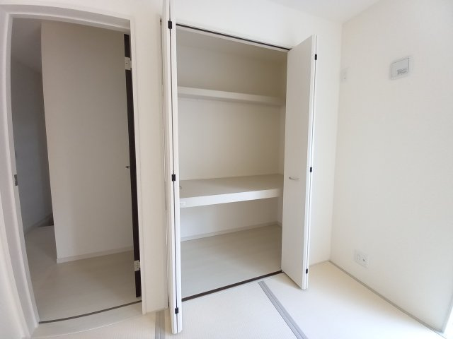 【勿来町関田西2丁目1期／1号棟】　新築一戸建　選べる最新家電！特別キャンペーン♪の収納|同施工◆和室の写真です◆　和室には押入もございますので、お布団などを収納しておけば、来客の際にもサッと出せて便利ですね。