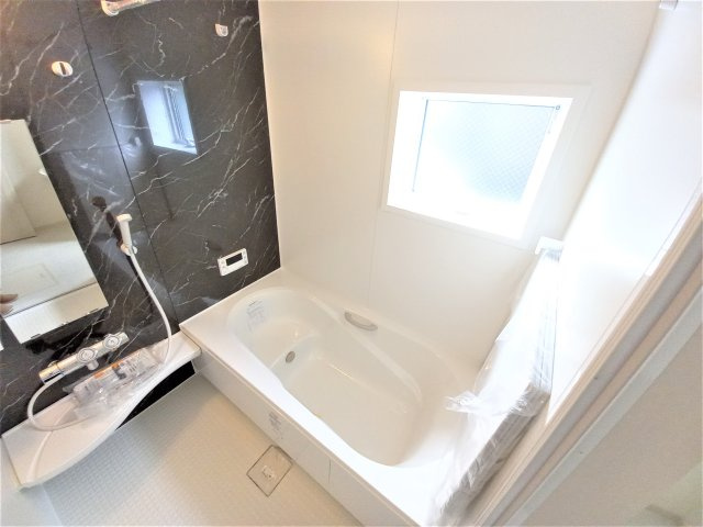 【勿来町関田西2丁目1期／1号棟】　新築一戸建　選べる最新家電！特別キャンペーン♪の浴室|同施工◆ユニットバスの写真です◆　フルオート機能で、時間帯を気にせず、家族全員が暖かい湯船に浸かることができます。　一日の疲れを癒してくれそうですね♪