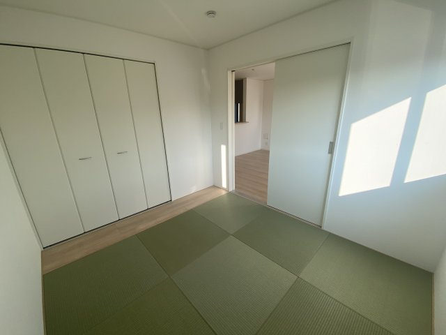 ☆いわき市錦町糠塚　2号棟☆　新築建売住宅　ご成約特典として人気家電プレゼント中です！ の和室|■□■和室の写真です■□■　
ご家族のお昼寝スペースとしても活躍しそうです。
