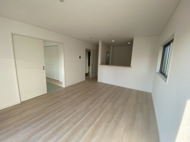 ☆いわき市錦町糠塚　2号棟☆　新築建売住宅　ご成約特典として人気家電プレゼント中です！ の居間・リビング|■□■リビングの写真です■□■　家族団らんの時間が増えそうなリビングですね。