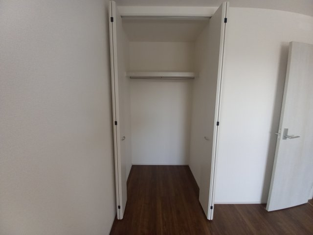 ☆住宅ローンに自信があります☆　【新築戸建】　いわき市小名浜燈籠原　第1 　1号棟の収納|◆収納スペースの写真です◆　十分な広さがあるので収納には困りませんね♪　お手持ちの衣類ケースなども置ける大空間で、寝室がスッキリ使えます。
