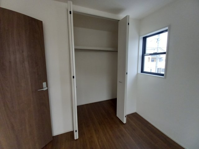【勿来町関田西2丁目1期／2号棟】　新築一戸建　選べる最新家電！特別キャンペーン♪の収納|同施工◆クローゼットの写真です◆　季節を問わずにたっぷり収納ができます。冬物の収納にも困りません。お子様のお片付けも上手にできそうです。