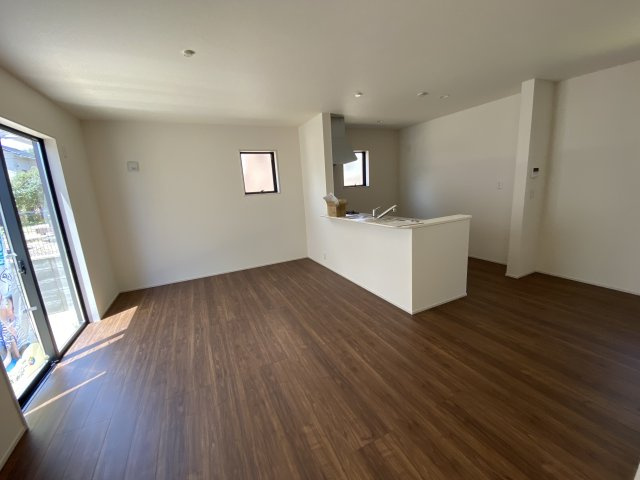 【勿来町関田西2丁目1期／2号棟】　新築一戸建　選べる最新家電！特別キャンペーン♪の居間・リビング|同施工◆キッチンの写真です◆
料理好きな人必見♪キッチンスペース広々！
対面式キッチンですので、お食事の準備をしながらご家族との会話を楽しめます☆
