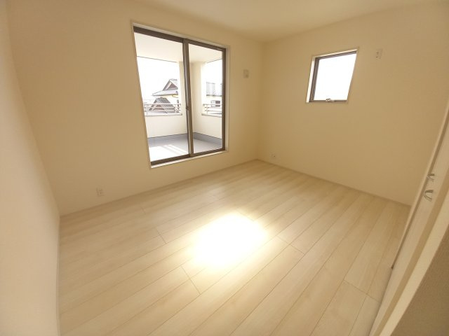 10/27価格変更【いわき市内郷高坂町2丁目／1号棟】　高坂小・内郷第一中の洋室|落ち着いた色調の洋室です