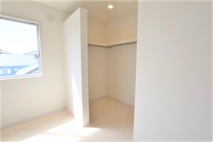 【いわき市若葉台】　限定１棟　◇期間限定キャンペーン開催◇の収納|◆収納スペースの写真です◆　衣類やカバンなどたっぷりと収納可能です！生活感のあるものを隠して置けるからお部屋をスッキリと見せやすいです。

