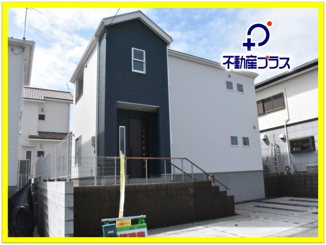 【いわき市若葉台】　限定１棟　◇期間限定キャンペーン開催◇の外観|同施工◆外観の写真です◆　外壁仕上げ材は窯業系サイディング。裏面に付着した汚れが、雨水によって流れ落ちやすい「防汚機能付きサイディング」を採用。外壁の美しさが長持ちします♪

