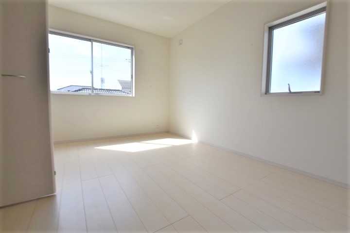 【いわき市若葉台】　限定１棟　◇期間限定キャンペーン開催◇の洋室|同施工◆居室の写真です◆　木の温もりがナチュラルでくつろげる空間ですね♪　子供部屋としても、寝室としても、どんなインテリアにしようか…選ぶ楽しみが増えますね♪