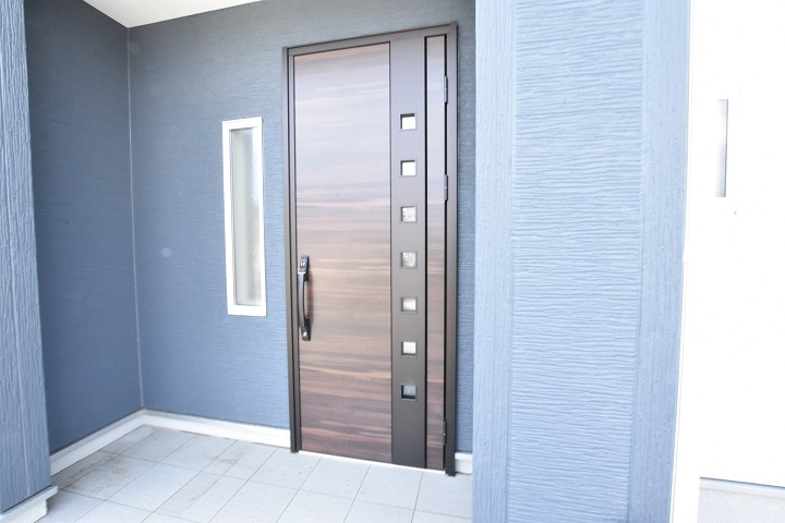 【いわき市若葉台】　限定１棟　◇期間限定キャンペーン開催◇の玄関|同施工◆玄関の写真です◆
家族の帰りを待ち、訪れる方を優しく迎える。
そんな安らぎに満ちた生活空間にピッタリの玄関ですね♪（＾＾）
