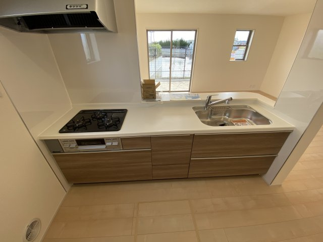 ☆ 無料相談も承っております！(^^)☆　☆平泉崎第8／8号棟☆　のキッチン|◆キッチンの写真です◆
料理好きな人必見♪キッチンスペース広々！
対面式キッチンですので、お食事の準備をしながらご家族との会話を楽しめます☆
