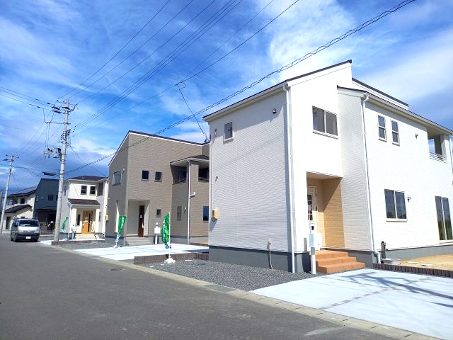 ☆ 無料相談も承っております！(^^)☆　☆平泉崎第8／8号棟☆　の前面道路含む現地写真|◆外観の写真です◆　
＼楽しみが広がる憧れのマイホーム (^^♪／
子供部屋や主寝室などお部屋の使い分けができ、ファミリー層が暮らしやすい4LDKです！

