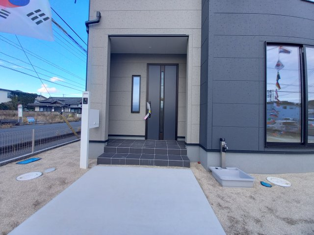 【いわき市平下川原　全２棟／2号棟】　◇◆＼期間限定キャンペーン開催♪／◇◆の玄関|ご成約の方に選べる家電プレゼントキャンペーン実施中です♪
あると嬉しい家電が揃っています！さらにお選び頂いた商品にプラスして「美味しいパンが焼けるアラジンのトースター」をお付けします！期間限定(^^♪