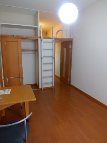 レオパレス鶴ヶ島の居間・リビング|ゆったりとした居間です