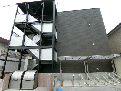 リブリ・坂戸Ⅱのエントランス|建物の内部です