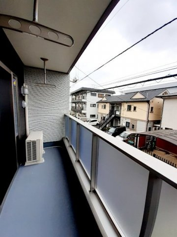 カーサ・イル・キアーロのバルコニー|開放的で明るい空間を演出してくれるバルコニーです