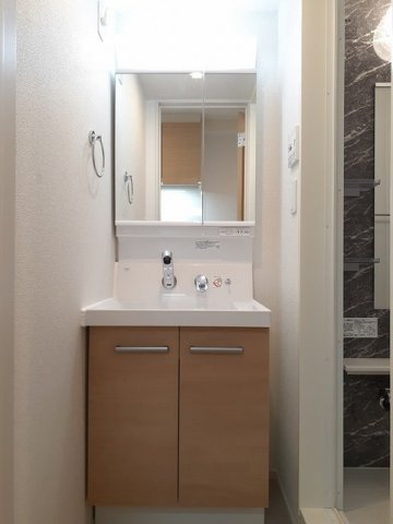 ニューグレイスの洗面所|脱衣スペースもあります