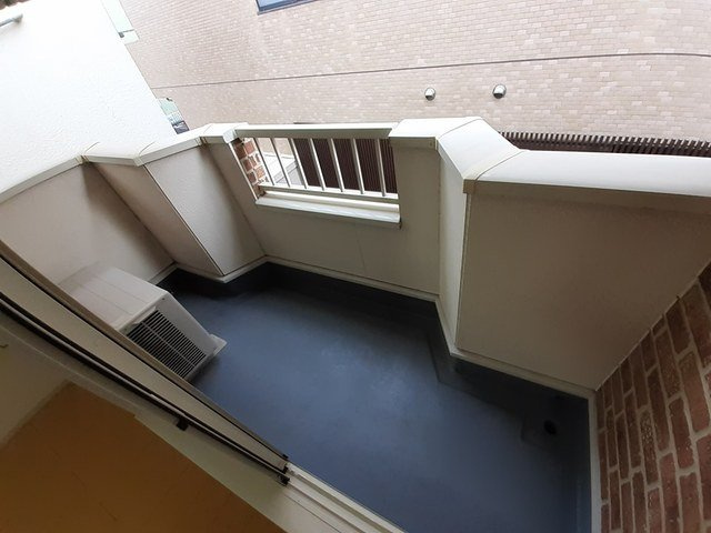 パーシモン　ケティーのバルコニー|外からの目が気にならないバルコニーで洗濯物が干せます