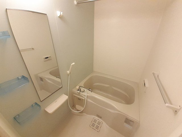 パーシモン　ケティーの浴室|きれいなお風呂です