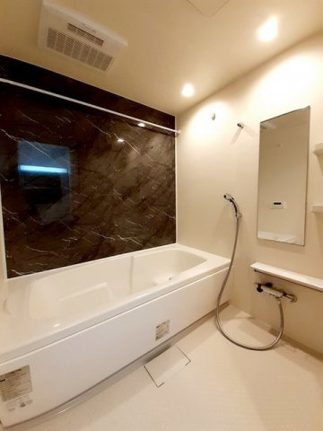 ヴィラ　ミスズ　Ⅱの浴室|落ち着いた空間のお風呂です