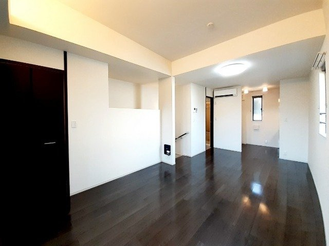 オークランド　フィオーレの内装|明るい色調の室内です