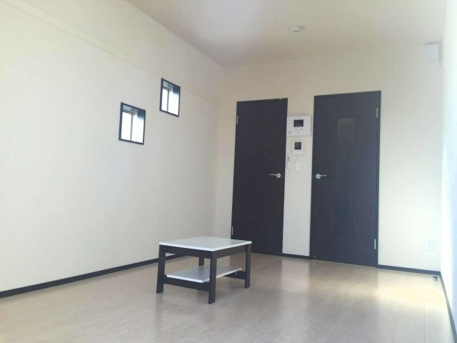 クレイノＭＥＭＯＲＹの居間・リビング|ゆったりとしたリビングです