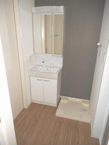 アストライアの洗面所|ゆったりとスペースのある洗面所