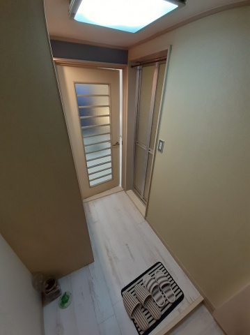 シティパレス八幡Ⅰの玄関|明るい玄関です