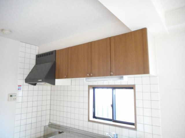 フェアリーズガーデン入西のキッチン|キッチン収納です