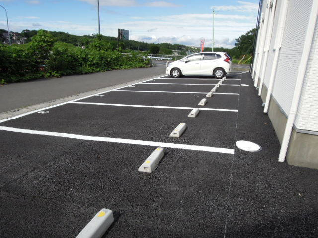ステラの駐車場|駐車スペースもあります
