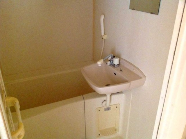 レオパレスＭ＆Ｙの浴室|日々の疲れを癒すお風呂付です