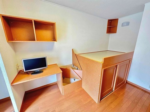 レオパレスバロンⅠの寝室|備品サイズ・種類はお部屋に異なる事が御座います。