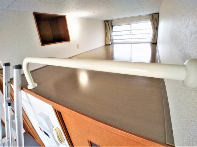 レオパレスセレブの寝室|落ち着いた色調の寝室です