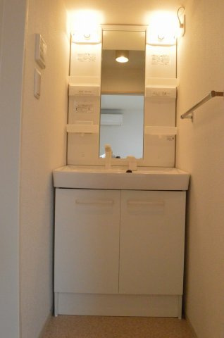 ウィーバー・ハウスの洗面所|忙しい朝には欠かせない洗面所です