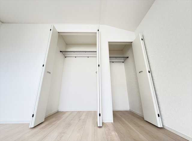 【収納】 | 朝霞市宮戸3丁目　新築一戸建住宅　全16棟　(志木本店) | 物を分けて収納でき、整理整頓しやすいダブル収納。