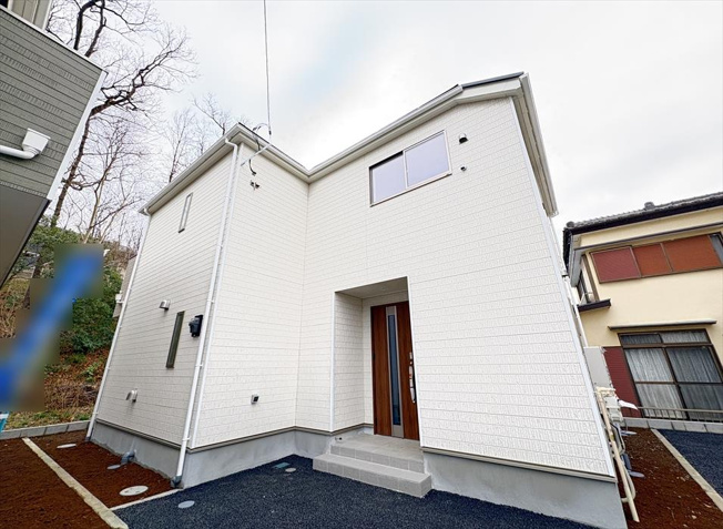 【外観】 | 朝霞市宮戸3丁目　新築一戸建住宅　全16棟　(志木本店) | 完成済みのためいつでも内覧可能です！
全16区画の大型開発分譲地につき住環境良好！