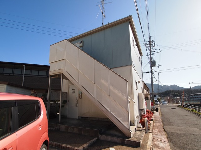 アルティ二上の外観