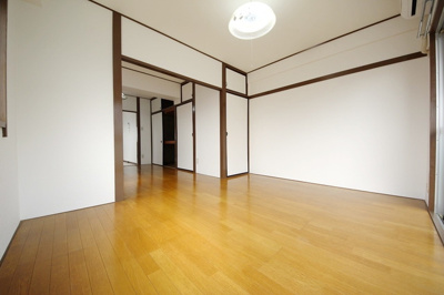 【居間・リビング】 | グロリアスマンション | 居間です