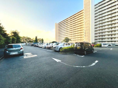 【駐車場】 | ボナハイツ中川1号棟 | 【敷地内駐車場】最新の空き状況や費用などの詳細は担当スタッフまでお問い合わせください。