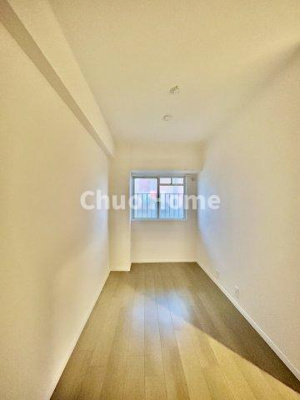 【子供部屋】 | ボナハイツ中川1号棟 | 【子供部屋】お子様を持つ家庭の約6割が「家族や子どものため」に購入を希望。入学後の転校を避け、広い空間でのびのび育てたいなどの親心が、家探しのきっかけになっているようです。