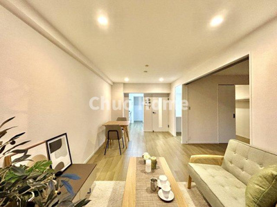 【居間・リビング】 | ボナハイツ中川1号棟 | 【居間・リビング】「ＬＤＫは家族団らんをデザイン」広いＬＤＫでは家族が集まり一緒の時間を過ごせる工夫がされております。何気ない一日の当たり前のひとコマがいつか一生の宝物になります