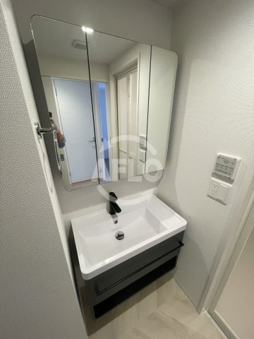 セレニテ江坂エクラの独立洗面台|セレニテ江坂エクラ　洗面台