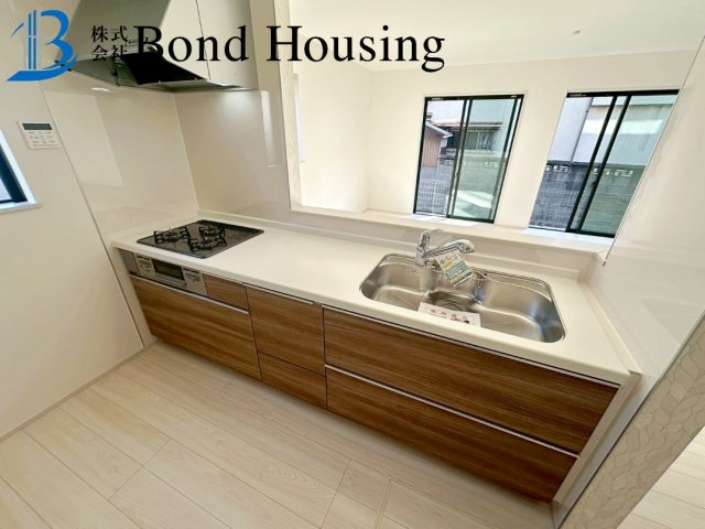 「商業施設徒歩9分」「4LDK」二見町西二見 A号棟のキッチン