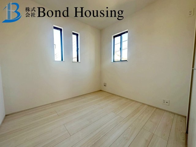 「商業施設徒歩9分」「4LDK」二見町西二見 A号棟の子供部屋